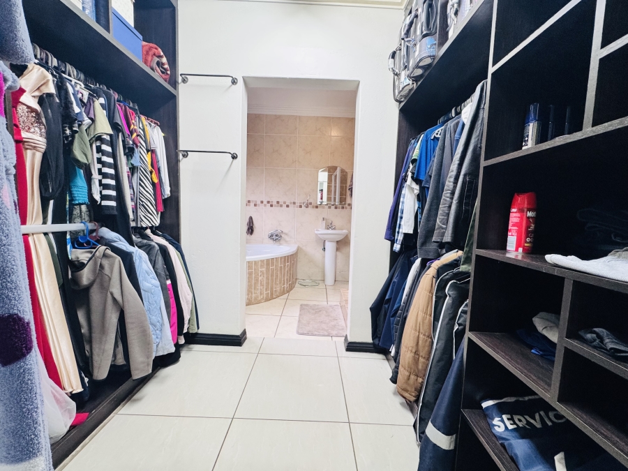 3 Bedroom Property for Sale in Flamwood North West